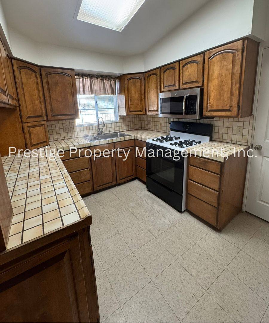 House for rent at 825 E Copper St, Tucson, AZ 85719