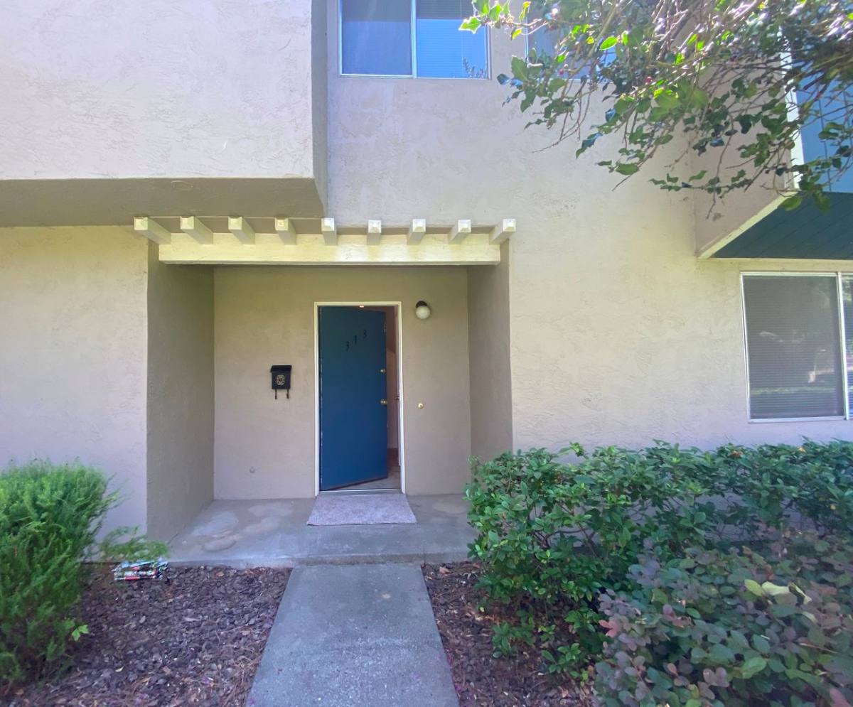 Condo for rent at 313 Eldridge Ave, Vacaville, CA 95688