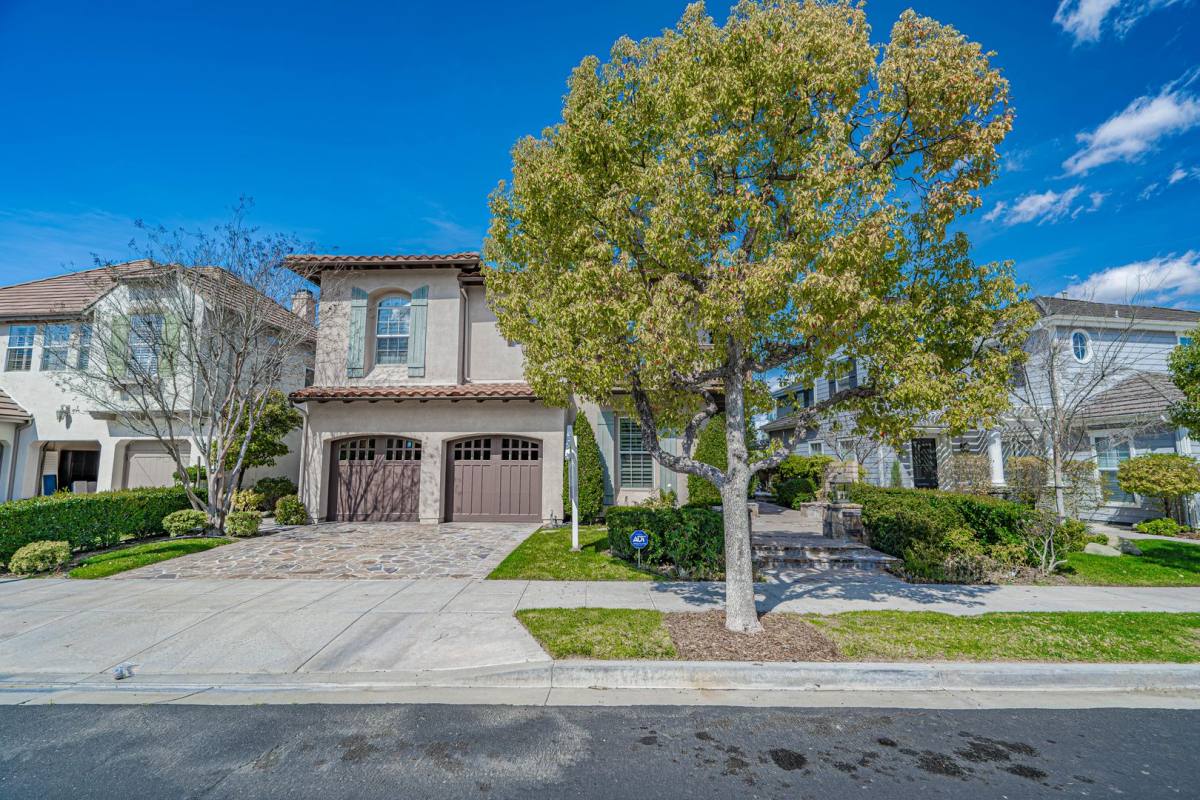House for rent at 23917 Lakeside Rd, Valencia, CA 91355