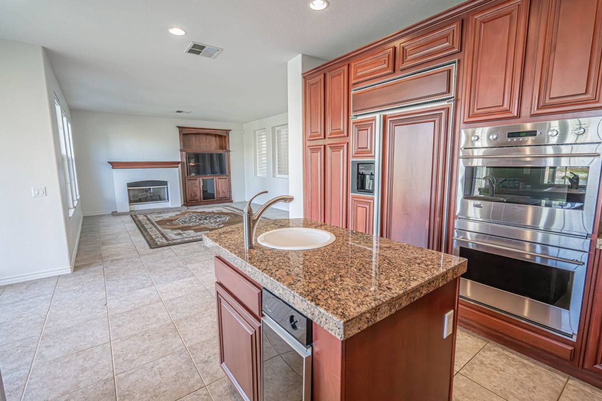 House for rent at 23917 Lakeside Rd, Valencia, CA 91355