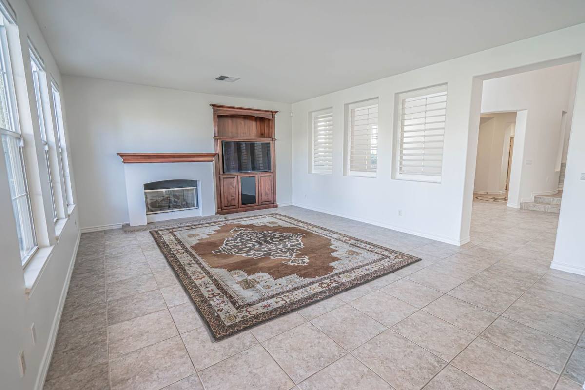 House for rent at 23917 Lakeside Rd, Valencia, CA 91355