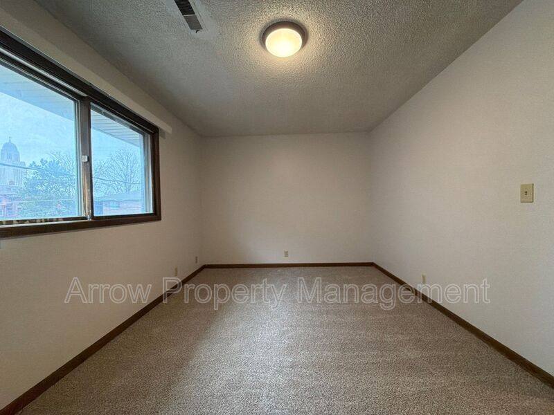 Apartment for rent at 1820 F St #7, Lincoln, NE 68510