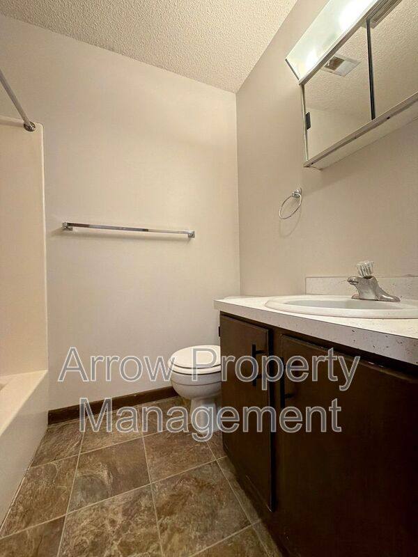 Apartment for rent at 1820 F St #7, Lincoln, NE 68510
