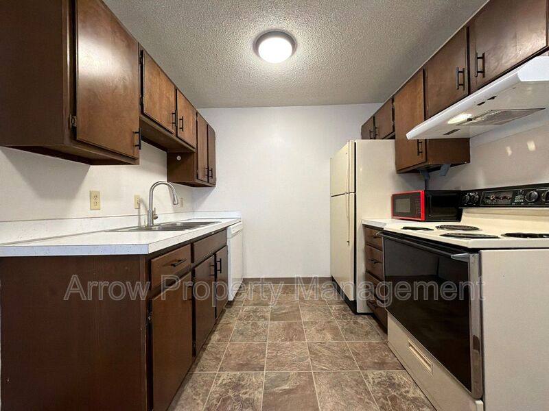 Apartment for rent at 1820 F St #7, Lincoln, NE 68510