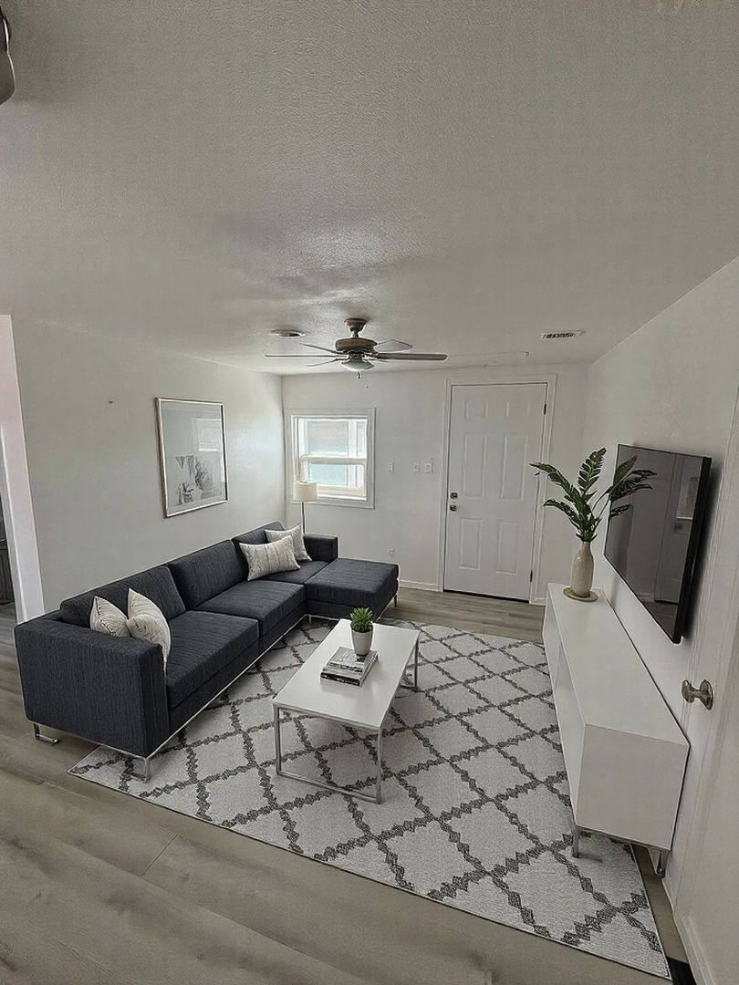 Apartment for rent at 1723 Oak Knoll Dr, Haltom City, TX 76117