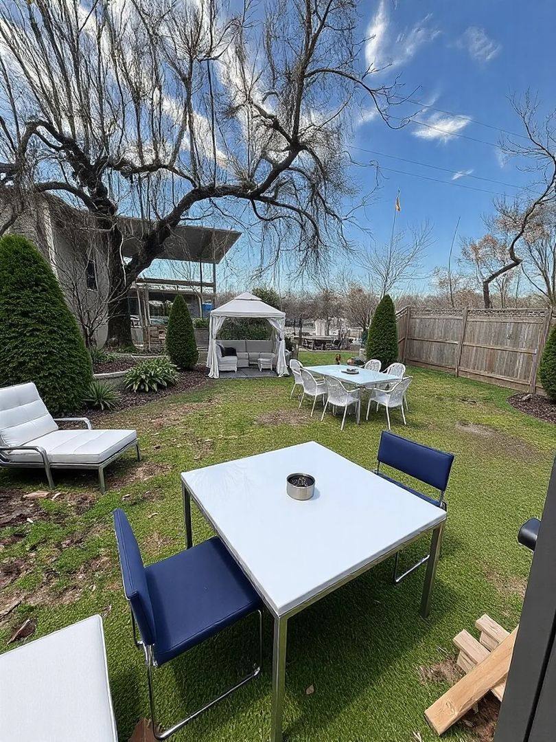 Apartment for rent at 1723 Oak Knoll Dr, Haltom City, TX 76117