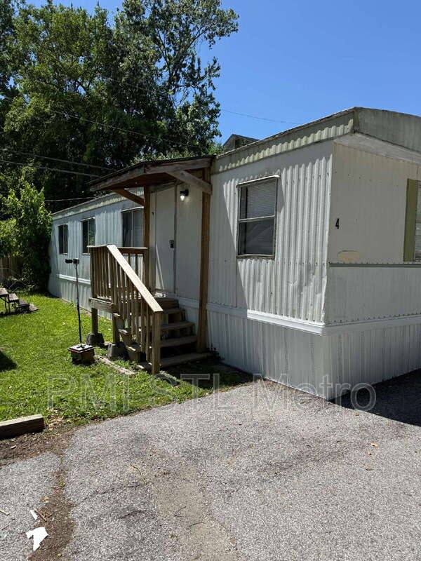 Apartment for rent at 747 Cunningham Ave, Saint Charles, MO 63301