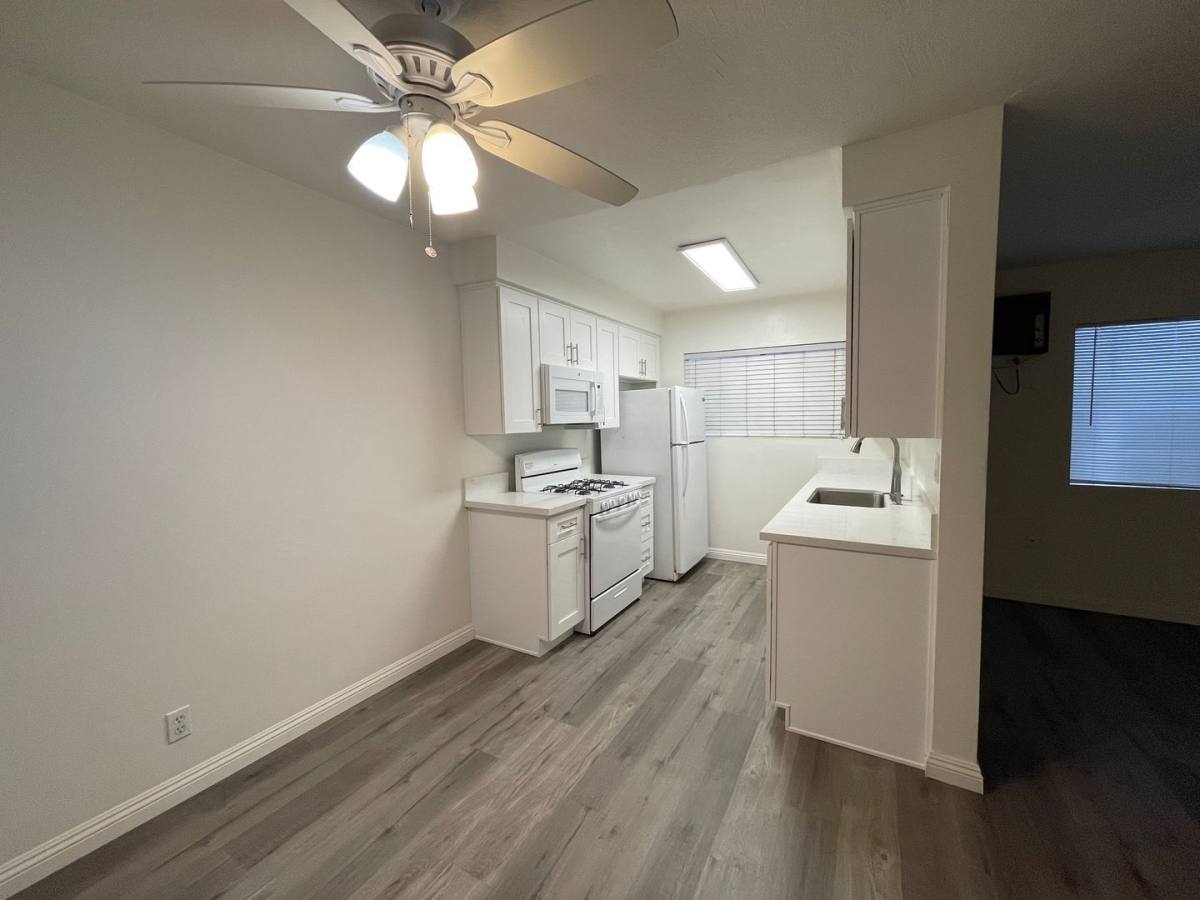 Apartment for rent at 943 N Louise St, Glendale, CA 91207