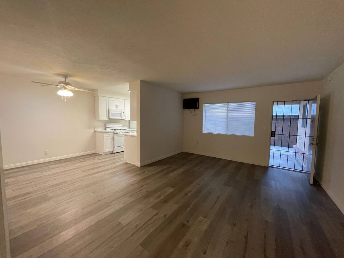 Apartment for rent at 943 N Louise St, Glendale, CA 91207
