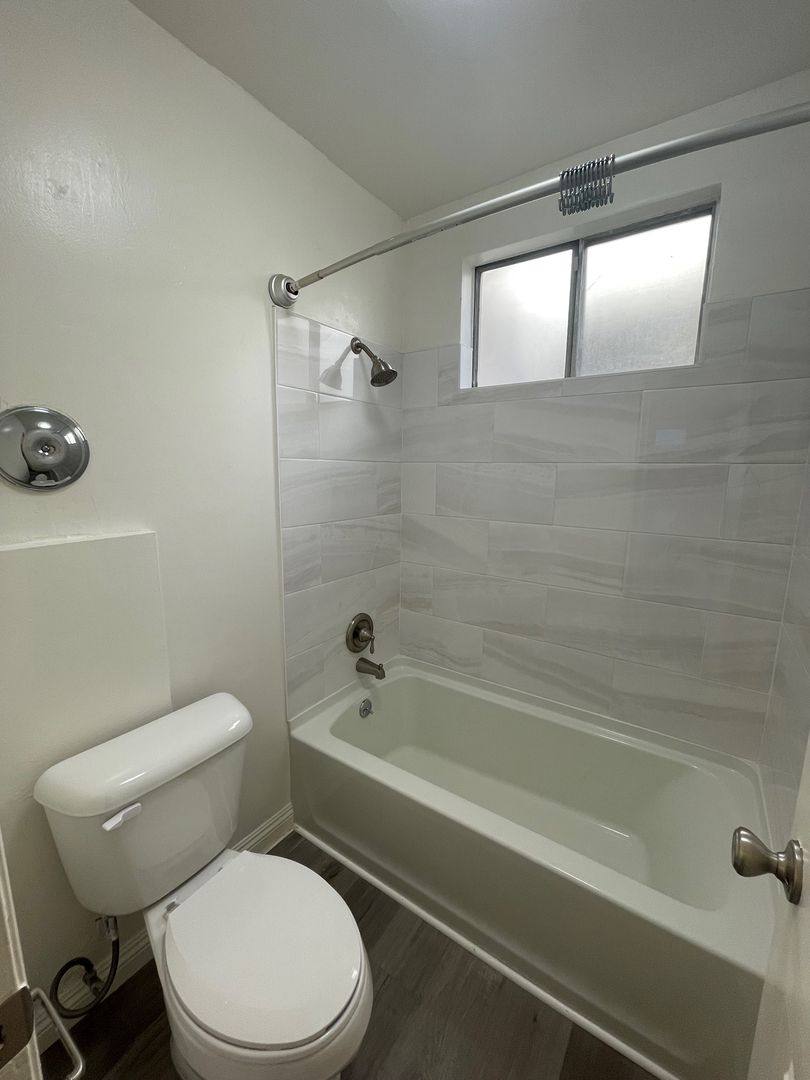 Apartment for rent at 943 N Louise St, Glendale, CA 91207