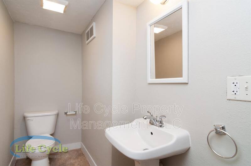 House for rent at 138 Travis St NE, Grand Rapids, MI 49505