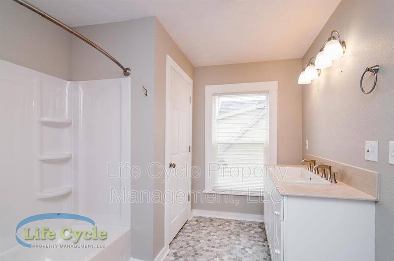 House for rent at 138 Travis St NE, Grand Rapids, MI 49505