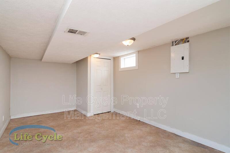 House for rent at 138 Travis St NE, Grand Rapids, MI 49505
