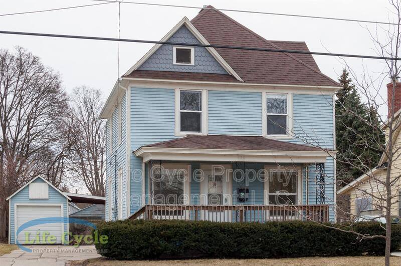 House for rent at 138 Travis St NE, Grand Rapids, MI 49505
