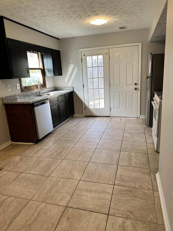 Townhouse for rent at 417 Patrick Henry Court #1, Riverdale, GA 30274