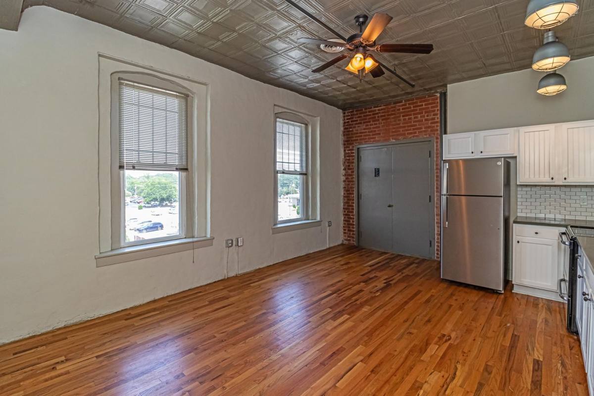 Apartment for rent at 215 Nash St, Wilson, NC 27893