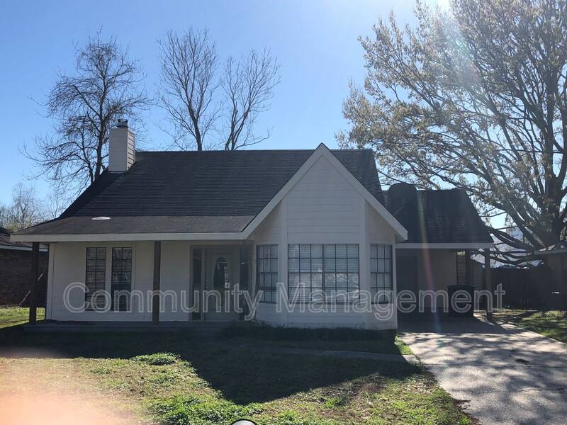 House for rent at 7910 Bayou Fountain Ave, Baton Rouge, LA 70820