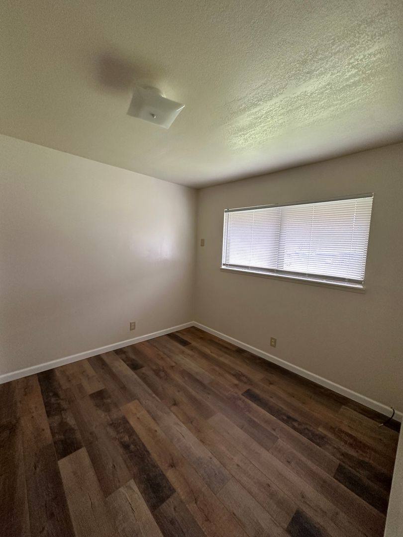 House for rent at 1043 W Nevada, Roseburg, OR 97471