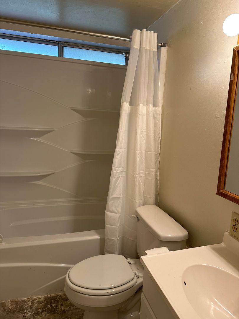 House for rent at 1043 W Nevada, Roseburg, OR 97471