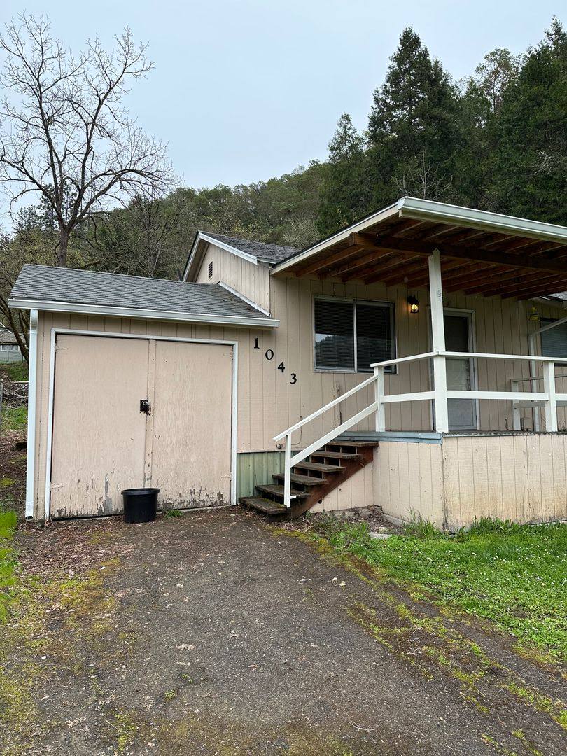 House for rent at 1043 W Nevada, Roseburg, OR 97471