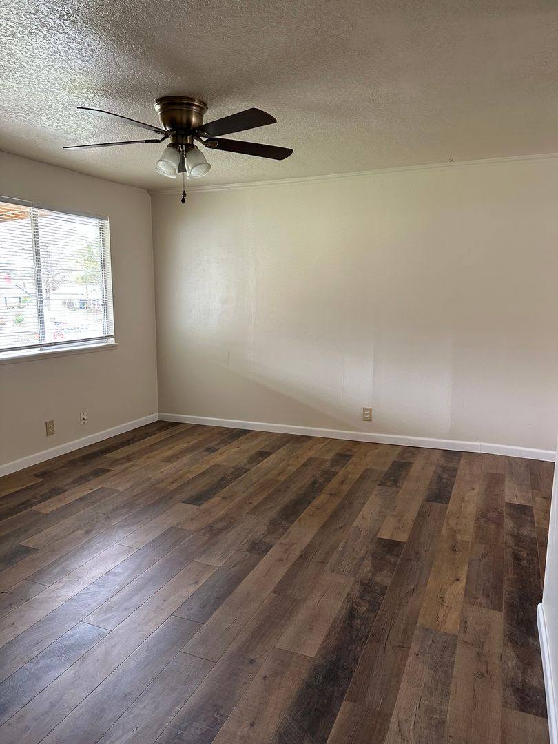 House for rent at 1043 W Nevada, Roseburg, OR 97471