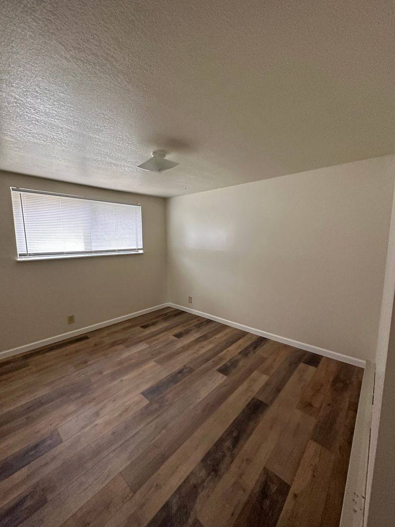 House for rent at 1043 W Nevada, Roseburg, OR 97471