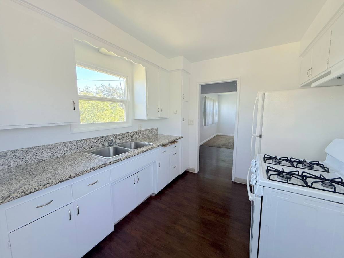 Apartment for rent at 331 E Live Oak St, San Gabriel, CA 91776