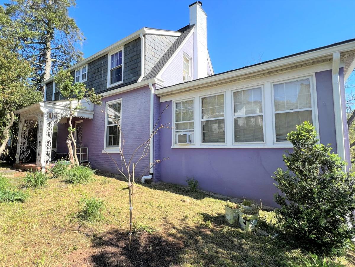 Apartment for rent at 111 Washington Ave, Charlottesville, VA 22903