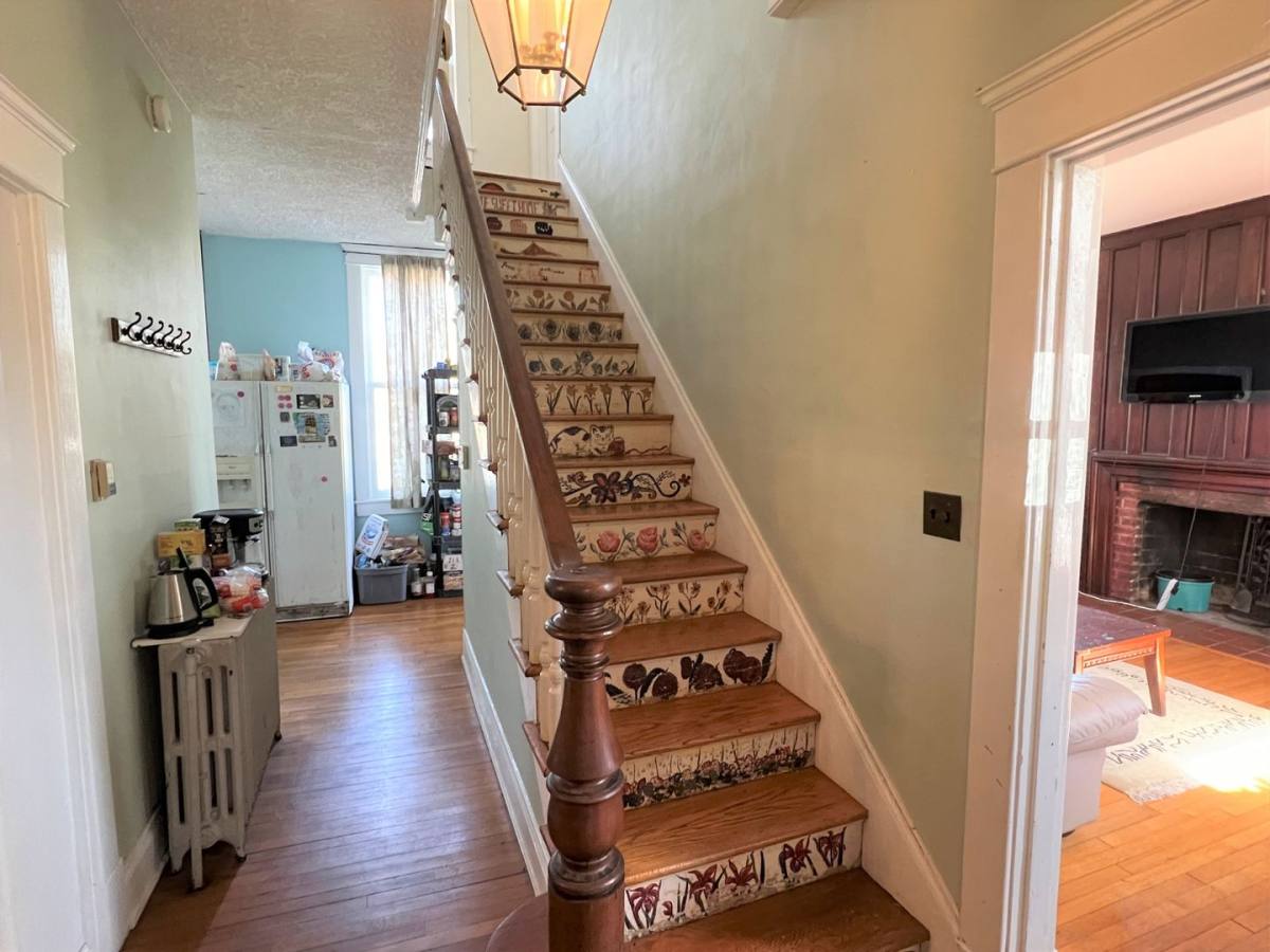 Apartment for rent at 111 Washington Ave, Charlottesville, VA 22903