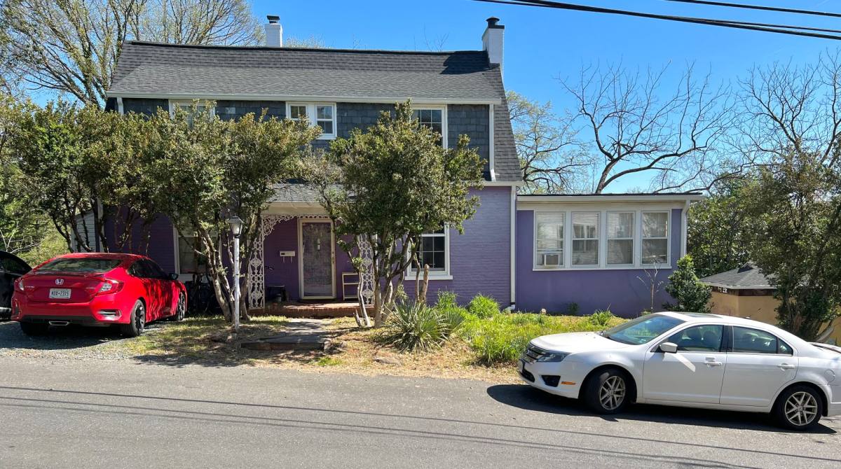 Apartment for rent at 111 Washington Ave, Charlottesville, VA 22903