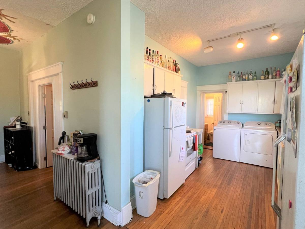 Apartment for rent at 111 Washington Ave, Charlottesville, VA 22903