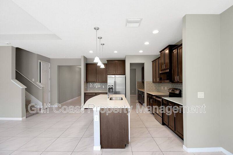 House for rent at 2914 Esmeralda Dr, Sarasota, FL 34243