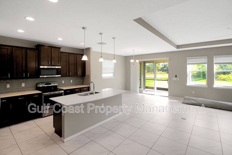 House for rent at 2914 Esmeralda Dr, Sarasota, FL 34243