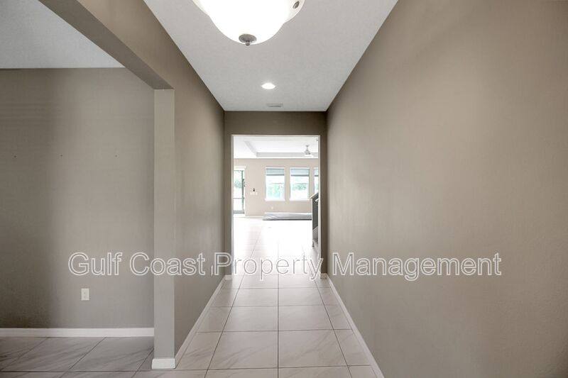 House for rent at 2914 Esmeralda Dr, Sarasota, FL 34243
