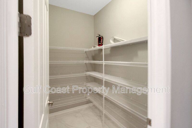 House for rent at 2914 Esmeralda Dr, Sarasota, FL 34243