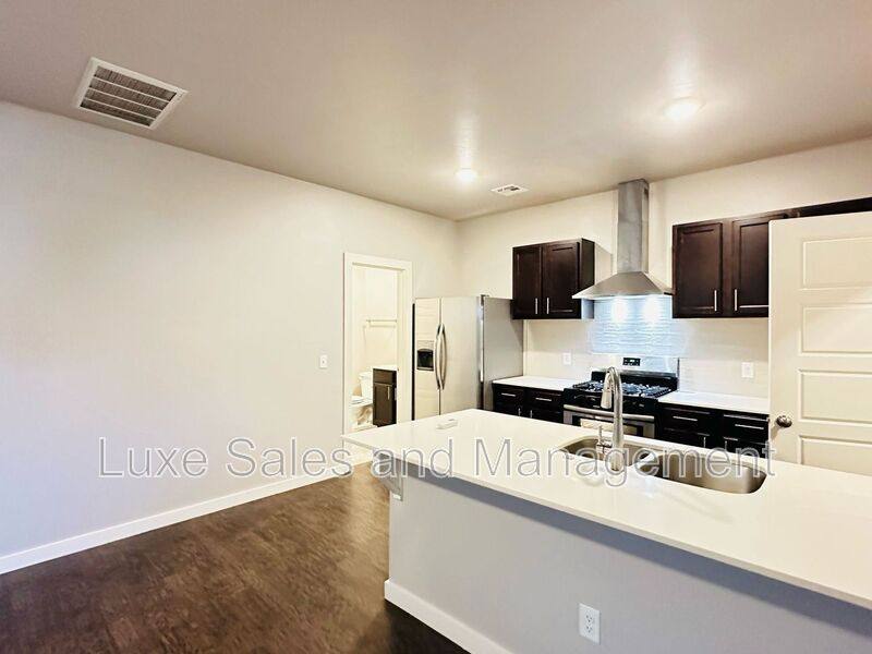 House for rent at 2116 Camino Del Plaza Lane, Edmond, OK 73013
