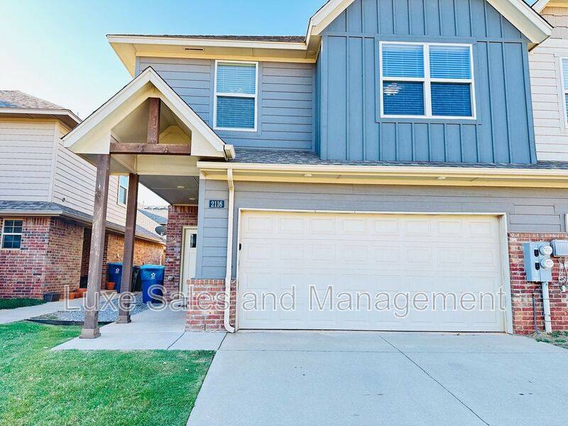 House for rent at 2116 Camino Del Plaza Lane, Edmond, OK 73013