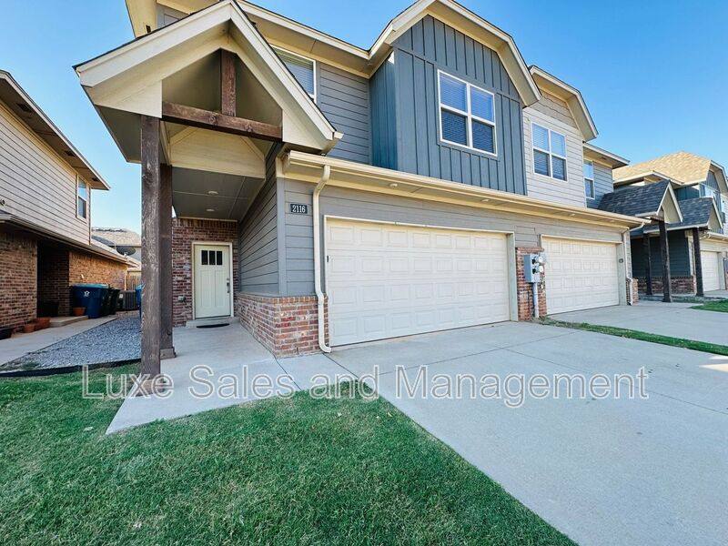 House for rent at 2116 Camino Del Plaza Lane, Edmond, OK 73013