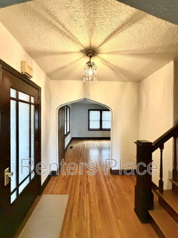 House for rent at 5524 S Owasso, Tulsa, OK 74105