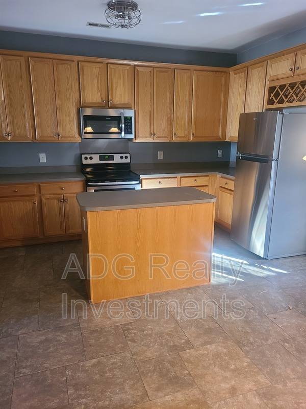 Townhouse for rent at 12623 Shuman Lane, Charlotte, NC 28269