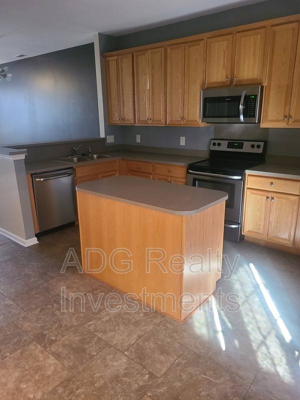 Townhouse for rent at 12623 Shuman Lane, Charlotte, NC 28269