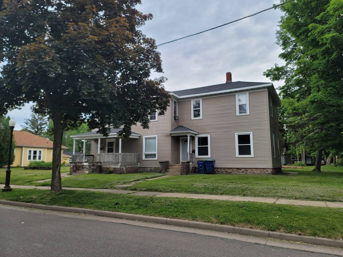 Apartment for rent at 2411-2415 Gowen St, Wausau, WI 54403