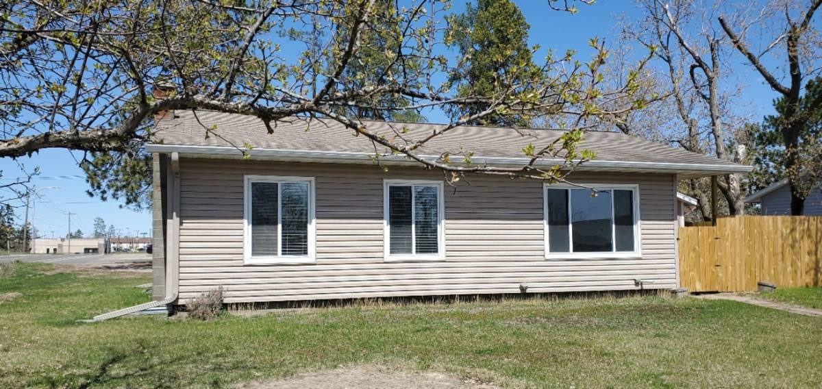 House for rent at 947 20th St NW, Bemidji, MN 56601