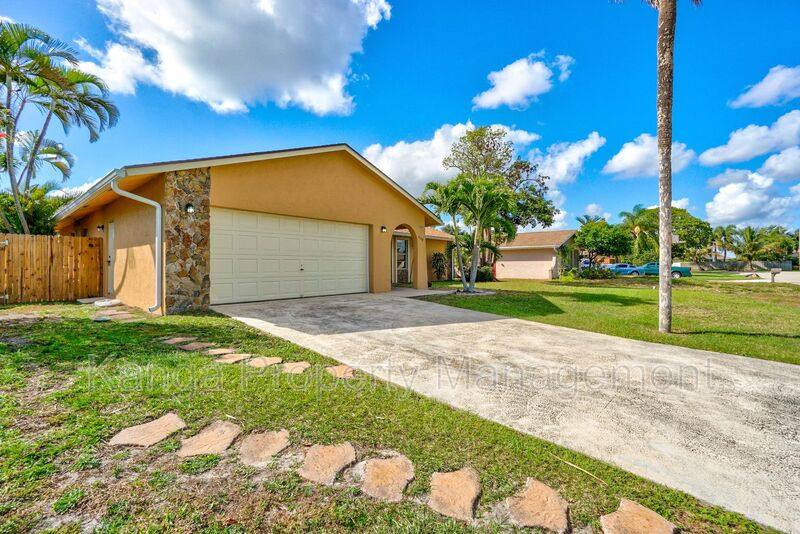 House for rent at 4128 Chestnut Ave, Palm Beach Gardens, FL 33410