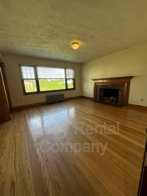 House for rent at 174 Russell St, Hadley, MA 01035