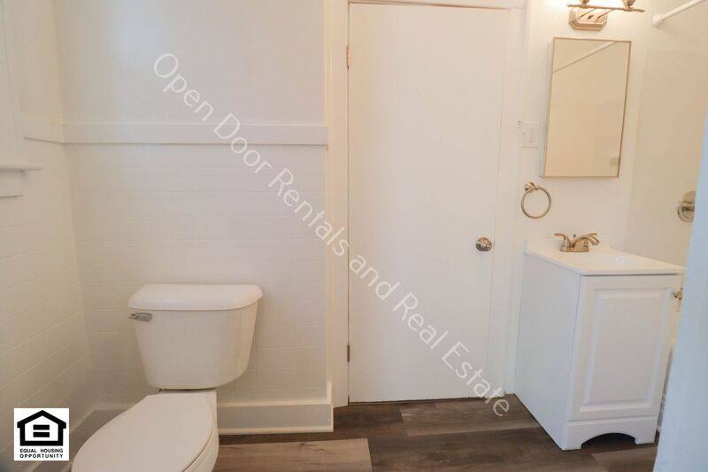 Apartment for rent at 340 W Dewald St #2, Fort Wayne, IN 46802