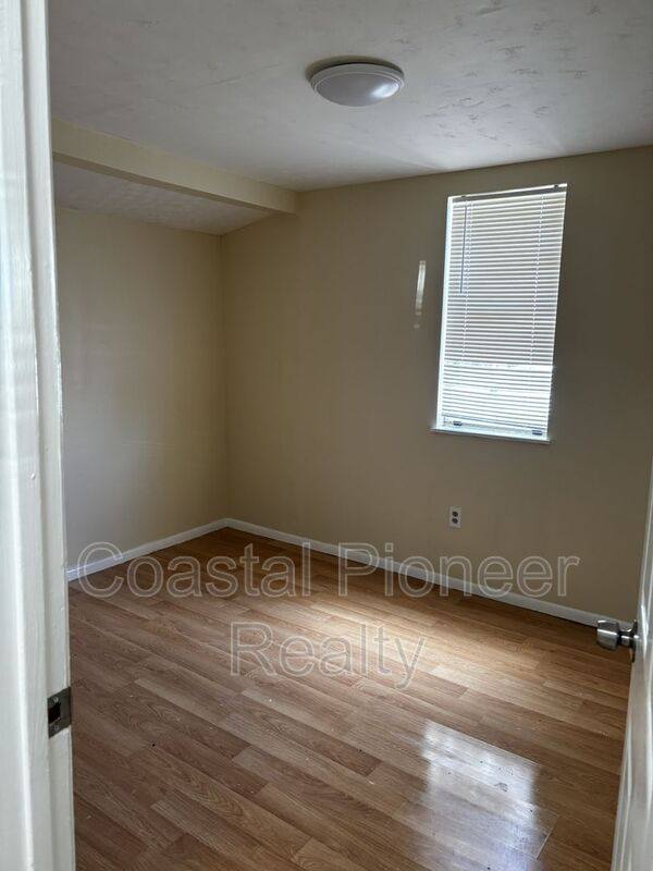 House for rent at 606 Cross St, Tarpon Springs, FL 34689