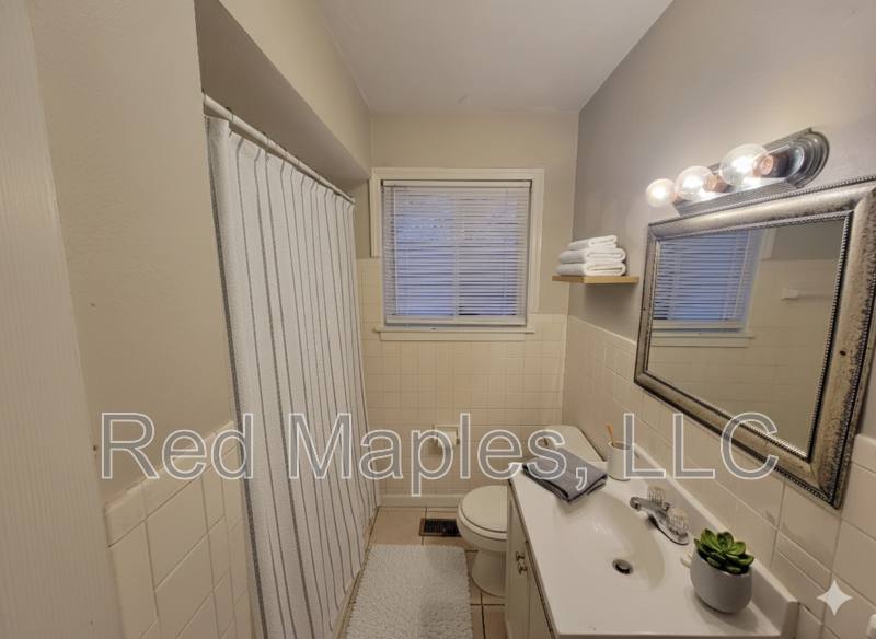 Apartment for rent at 3B Fairview Dr, Saint Charles, MO 63303