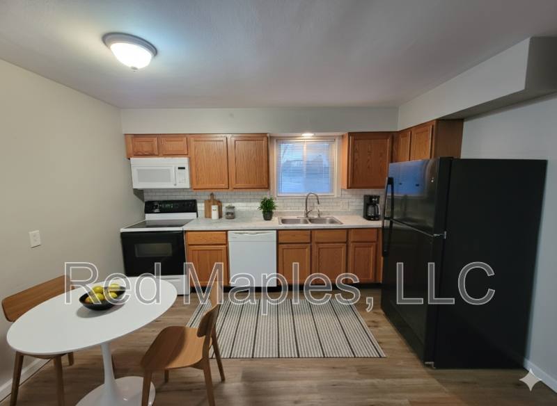 Apartment for rent at 3B Fairview Dr, Saint Charles, MO 63303