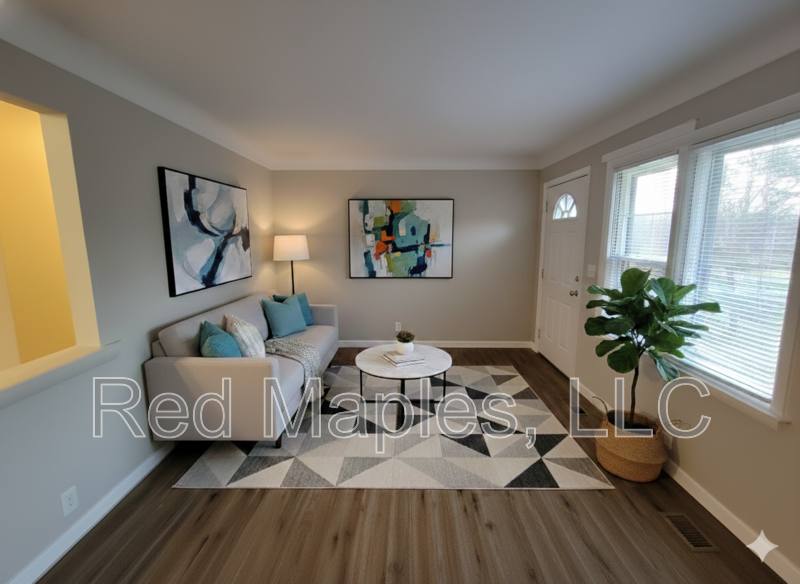 Apartment for rent at 3B Fairview Dr, Saint Charles, MO 63303